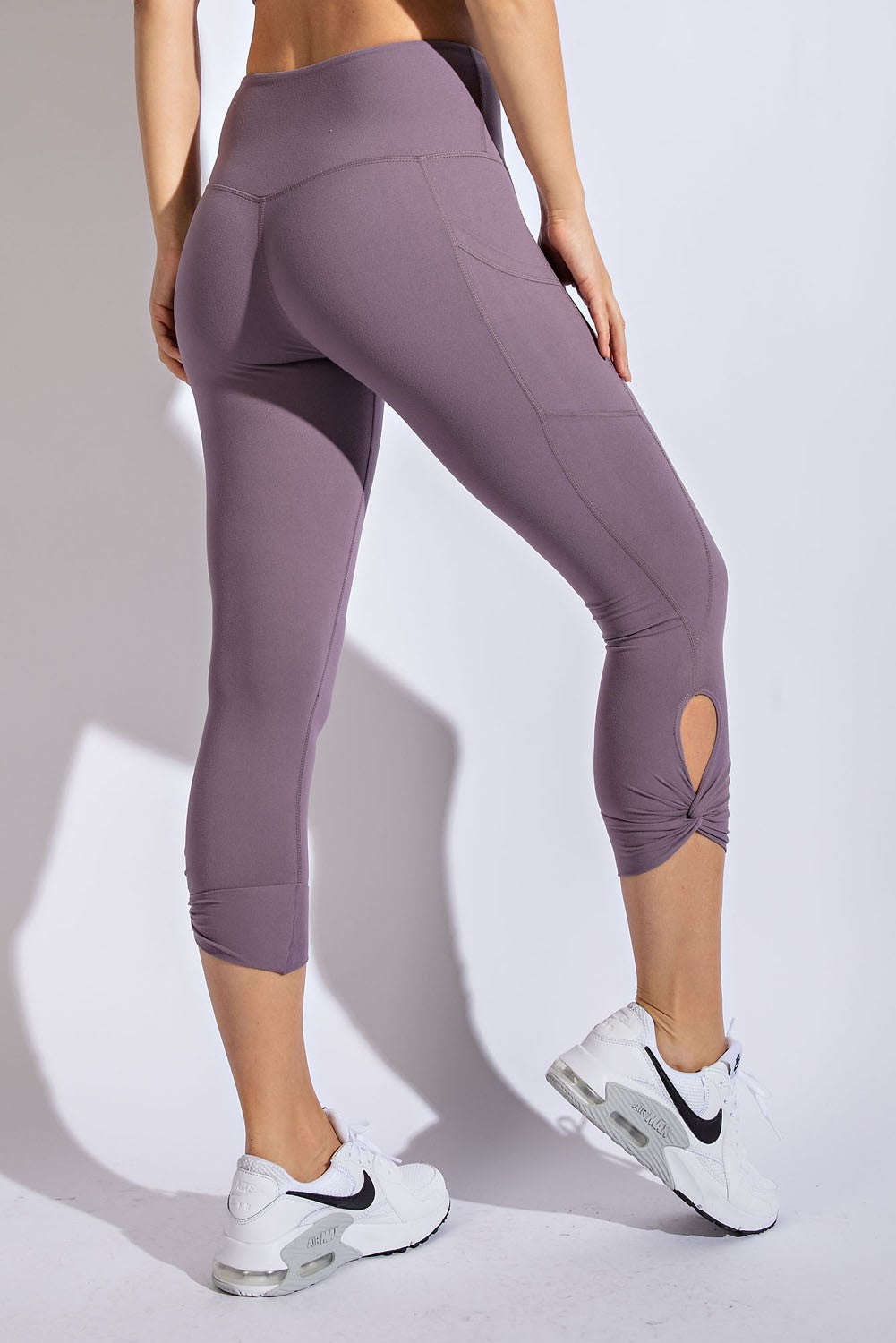 Capri Keyhole Leggings